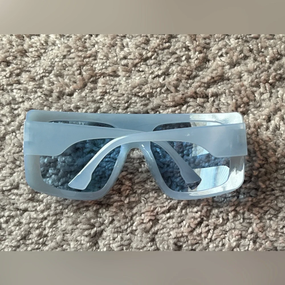 Stylish Blue Oversized Sunglasses